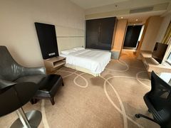 -上海虹桥西郊假日酒店