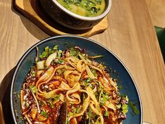石河子凉皮与花茶-耶里夏丽·新疆菜·28年喀什老馆(田林东路店)