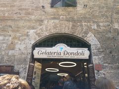 -Gelateria Dondoli
