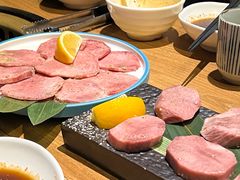 上等牛舌-炼火烤肉店