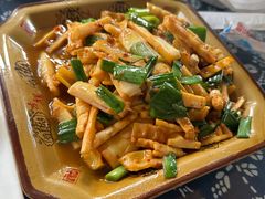 -临江餐馆二楼美食部落