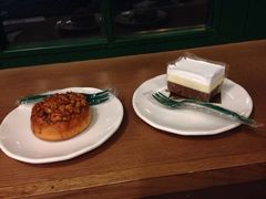 枫糖肉桂卷&nbsp;黑白巧克力蛋糕-星巴克(武康路店)