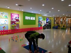 -阿布溜溜(同曦假日百货店)