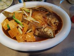 家常闷黄花鱼-小船渔村·大连菜(新华街店)