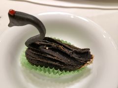 象形天鹅酥-老东吴食府(雅都店)