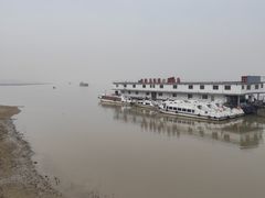 -巴陵广场