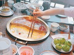 -小天鹅火锅·一线江景洪鼎旗舰店(洪崖洞店)