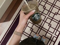 鲜奶焙茶拿铁-星巴克臻选店(澳门伦敦人店)