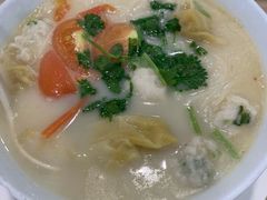 浓鱼汤云吞粉-新味苑港式茶餐厅