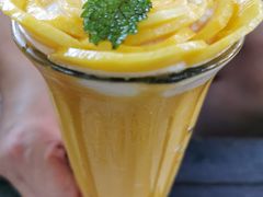 -莓园冰淇淋店