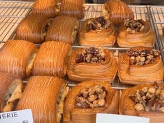 -VERIE BAKEHOUSE