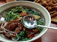 -爆炸头阿姨小四川正宗川味小吃(无任何分店)