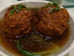 狮子头-巢香扣肉馆