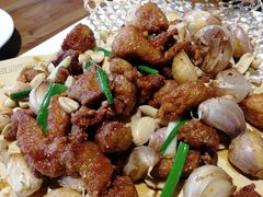 蒜香酒香肉-东来菜馆•手抓海鲜家常菜•海鲜锅贴(鸽子窝店)