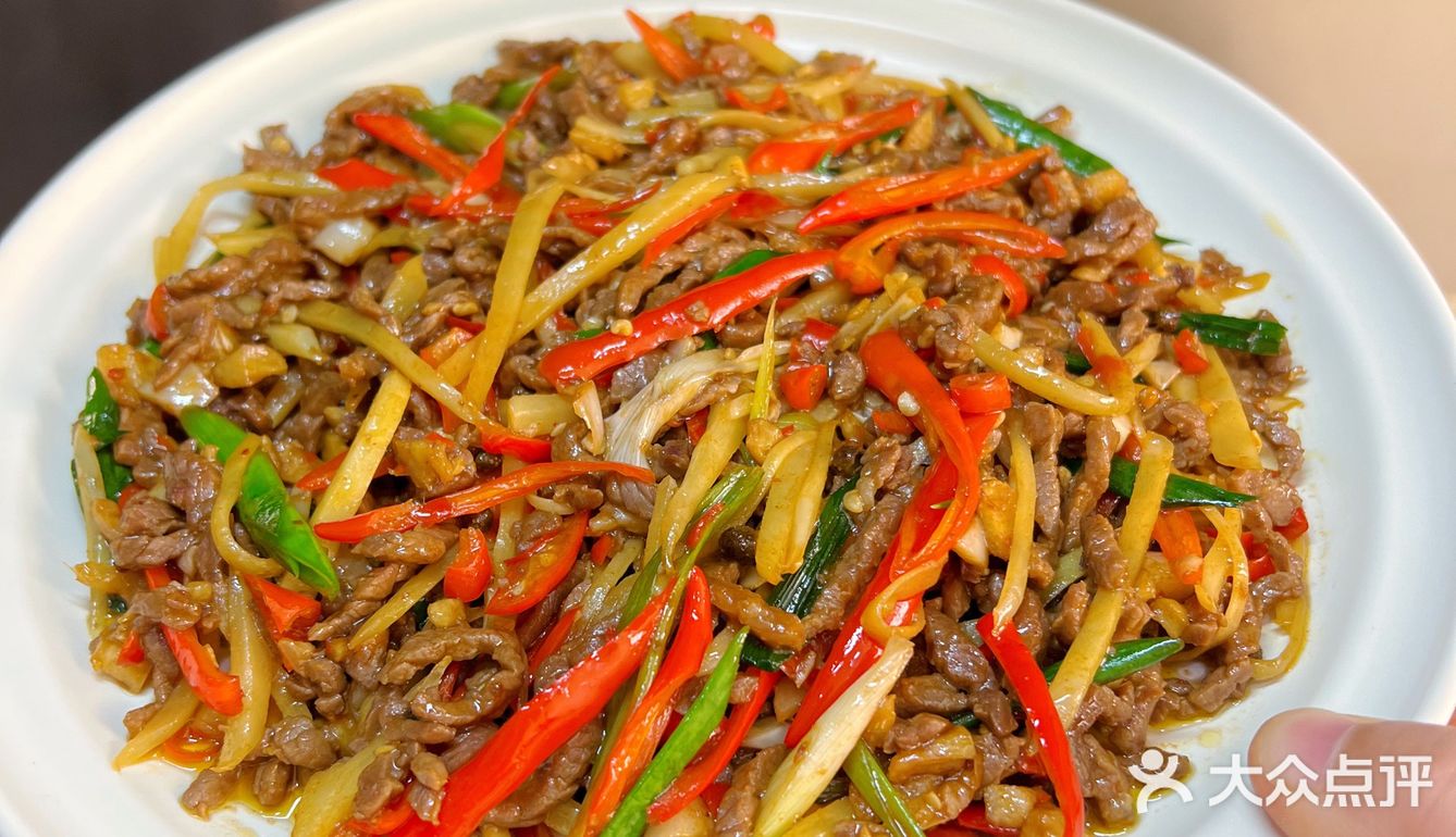 仔姜牛肉丝，香辣下饭，我妈说可以原地开店了 [亲亲]