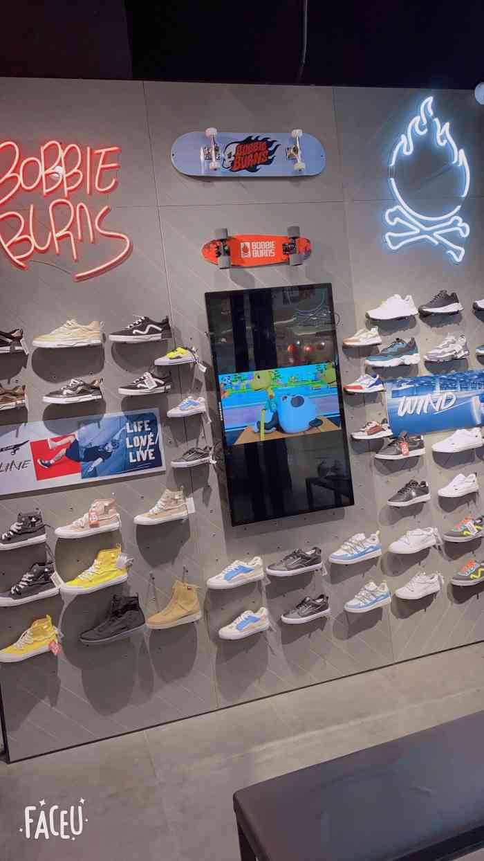 shoemarker(万达广场店)-"这是一家鞋类品牌的集合店,在万达商场里面.