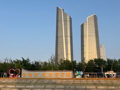 -南京眼步行桥