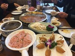 -小天鹅火锅·一线江景洪鼎旗舰店(洪崖洞店)