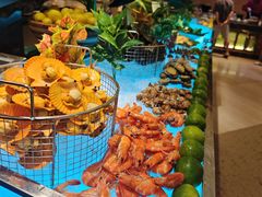-广州万富希尔顿酒店·感趣自助餐厅·金秋蟹宴生蚝海鲜刺身