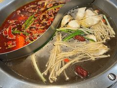 -沸炉重庆老火锅(军事博物馆店)