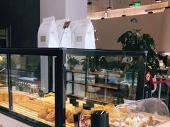 面包甜点陈列柜-熊叔熊婶面包房(团结湖店)