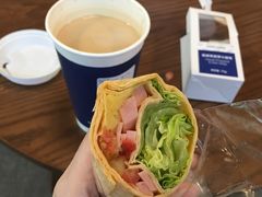 菠萝火腿卷-瑞幸咖啡(1+1大厦店)