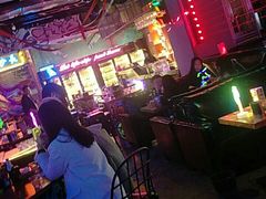 -UP嘻哈酒吧(粉巢店)