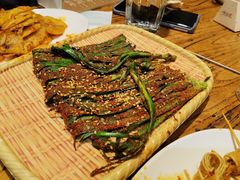 烤韭菜卷-有奴思烤肉·清真(正宁路店)