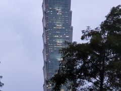 正门可以看到101大楼-诚品(信义店)