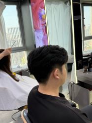 -藤野造型烫发染发