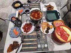 -金马门国际美食百汇(珞喻路店)