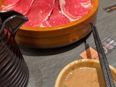 -牛YO寿喜烧·铁板烧和牛火锅自助(市府恒隆店)