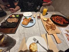 -必胜客(仲盛商城王安宇主题店)