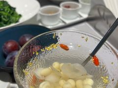 百合桂圆鸡头米-屋里厢上海菜馆