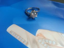 -威德钻石-克拉钻大本营(南京东路店)