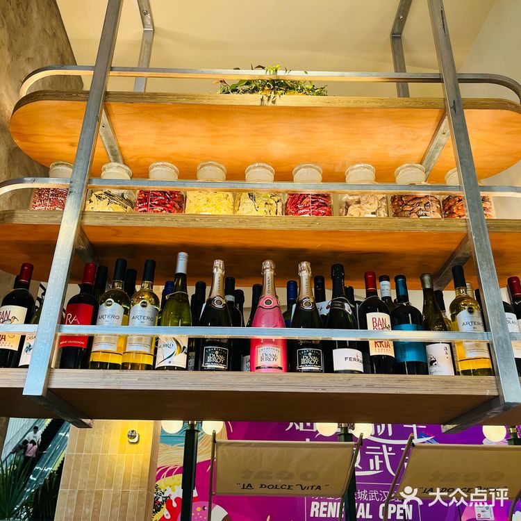 Oeat经开永旺新店！气氛感满满的西餐厅浪漫约会圣地[调皮][胜利]