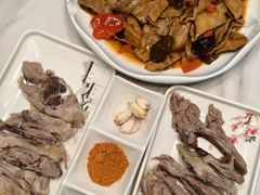 -三江源美食城