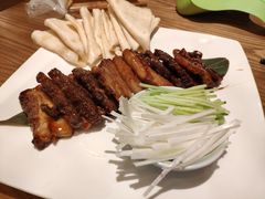 红烧土猪肉夹饼-芳草地度假酒店·野炉中餐厅