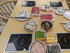 -杨老板·海鲜集市火锅·鲜切牛肉(中防万宝店)
