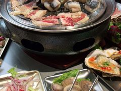 -围炉肉舍•炭烤活鳗•丹东海鲜烤肉(步行街店)