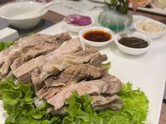 手抓青海盐滩羊-悦真雅院·四合院·清真私房菜(雍和宫店)