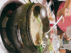 -鲁朗纳麦石锅鸡庄园