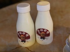 纯水牛奶-周大娘牛乳(旧寨古村总店)