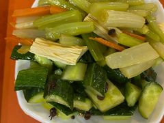 -牛一嘴·兰州牛肉面·大盘鸡(财富中心店)