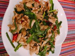 -香巴拉云南餐厅(华莱坞店)