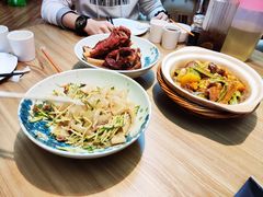 东北一锅出-上关雪東北菜(中房金谊店)