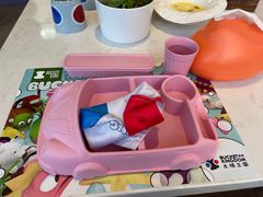 -水桶王国主题餐厅·聚会·生日派对·亲子活动·家庭套餐(亚龙湾希尔顿店)