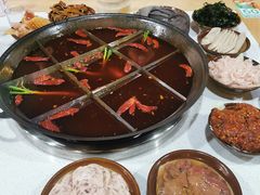 -正贰捌经重庆老火锅(建设路店)
