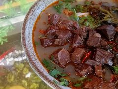 酸菜牛肉面-金杨拉面王小吃面馆·牛三宝面·红烧牛肉粉
