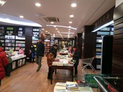 -新华书店(泉城路店)